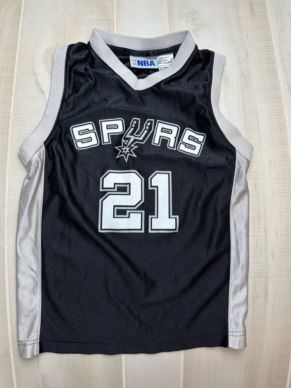 NBA Spurs Duncan Basketball Jersey - Youth size 8